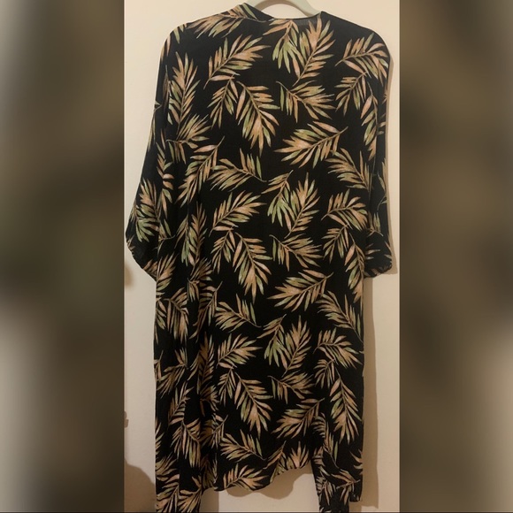 Palm Pattern Cover Up - Picture 4 of 5